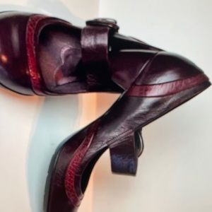 Indigo by Clark’s academia Mary Jane pump adj strap burgundy maroon accents